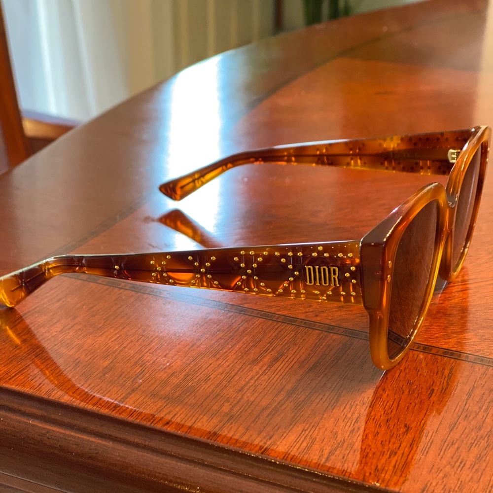 Dior
Lady Dior Studs Sunglasses